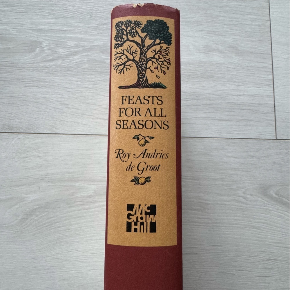 Vintage Feasts for All Seasons Cook Book 1976 Hardcover - Picture 2 of 12